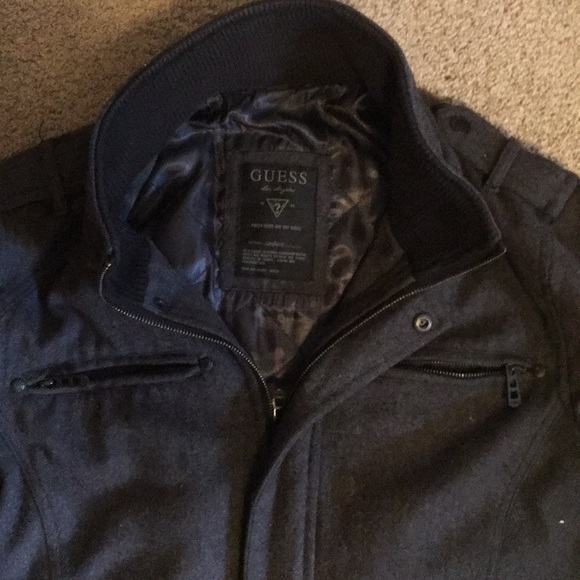 Small Guess Bomber jacket - Picture 3 of 4